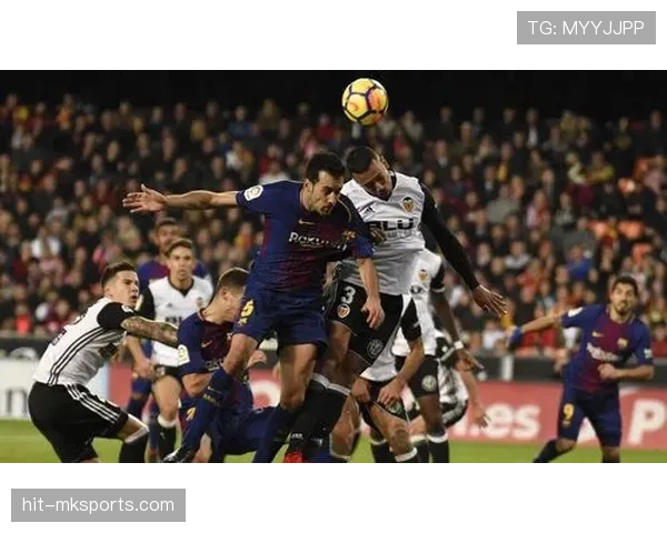 布斯克茨中场价值飙升,专家深度解析其战术核心作用与状态回暖 布斯克茨中场价值飙升,专家深度解析其战术核心作用与状态回暖