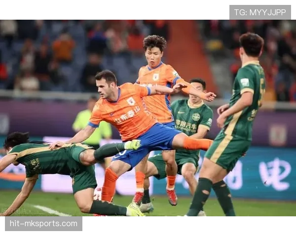 山东泰山中场缺少关键连接点，组织推进效率受限